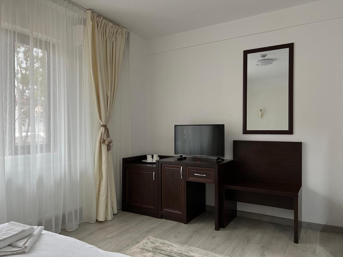 Hotel Mara Брэила Экстерьер фото